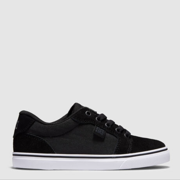 NEW DC black shoes - size 13 - Picture 3 of 3